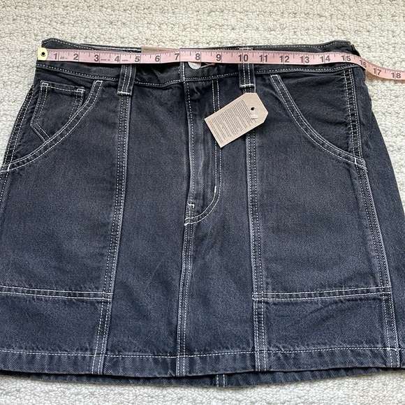 Levi’s NWT Denim Carpenter Skirt in Black Size 29 NEW - Picture 10 of 13